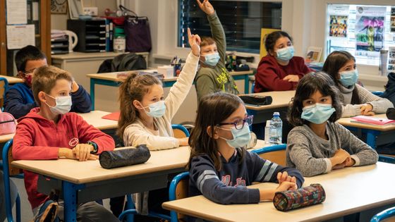 Élèves d'une école à Bischwiller, le 2 novembre 2020. ©AFP - PATRICK HERTZOG