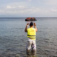 Depuis l’afflux sans précédent de plus d’un million de migrants arrivés en Europe en 2015, fuyant pour la plupart la guerre et l’insécurité, les arrivées ont diminué de manière continue.