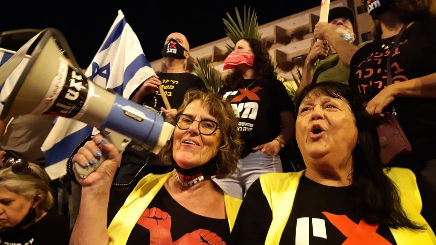 Les manifestations anti-Netanyahou réunissent des milliers d'Israéliens tous les samedi soirs depuis juillet 2020