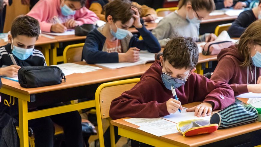 Les transmissions de Covid-19 au sein de l'école sont minoritaires selon la Société française de pédiatrie