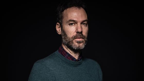 Portrait de l’auteur-compositeur-interprète, peintre et photographe, Piers Faccini à Paris, le 11 décembre 2019. ©AFP - Martin Bureau