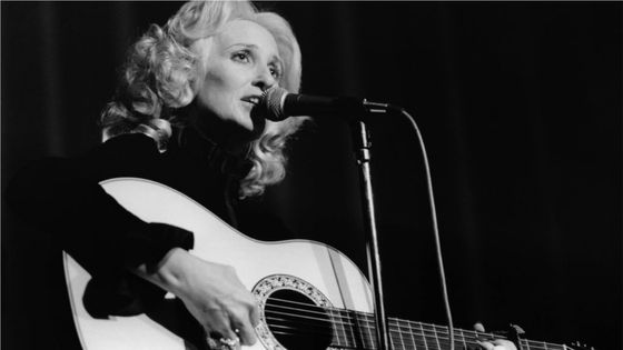 Tammy Wynette au stade de Wembley lors du Country Music Festival ©Getty - David Redfern