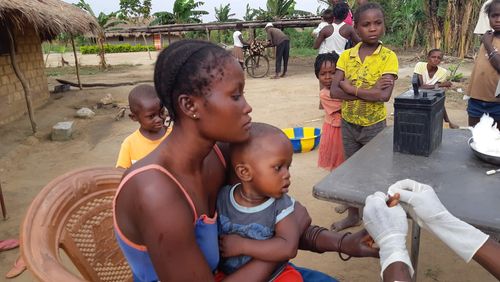 Au bord du fleuve Congo : la maladie du sommeil en voie d'éradication