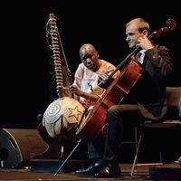 Ballaké Sissoko et Vincent Segal en concert live à la 'Cité de la Musique' le 9 septembre 2015, à Paris,