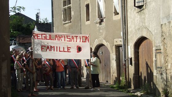 De mémoire des anciens, Barre-Des-Cévennes n'a connu qu'une seule manifestation, celle en soutien à une famille tchétchène installée au village et menacée d'expulsion. - Brigitte Lauriol