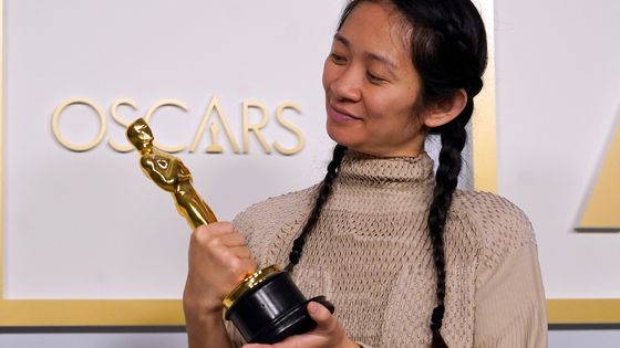 Chloé Zhao, Oscars du meilleur film et meilleure réalisatrice 2021, pour « Nomadland ». ©AFP - Chris Pizzello / POOL / AFP