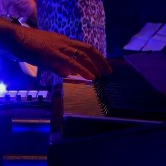 Claire Veritti, Sébastien Cortella : Seule (L.U.N.A G.R.I.T)