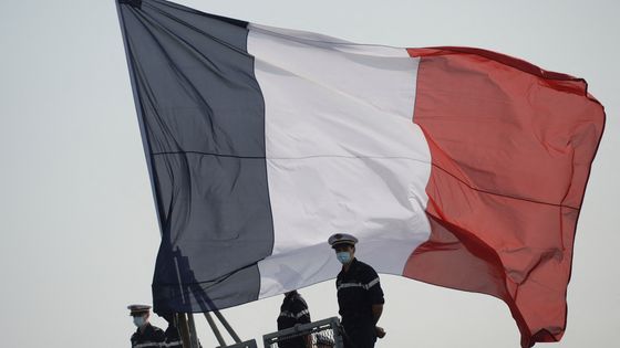 La frégate française Surcouf dans le port indien de Cochin, le 30 mars 2021, avant de participer aux manœuvres « La Pérouse » dans le Golfe du Bengale, du 5 au 7 avril. ©AFP - Arun SANKAR / AFP