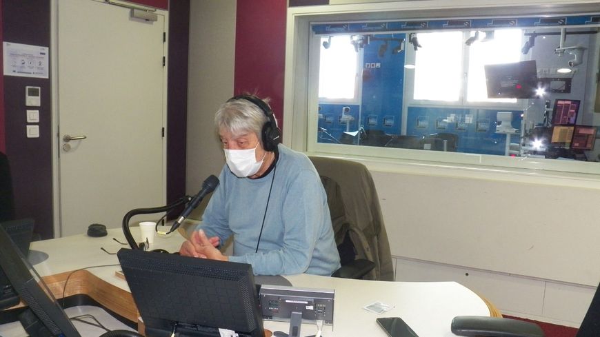 Gilles Dreu, dans le studio de France Bleu Drôme Ardèche à Valence