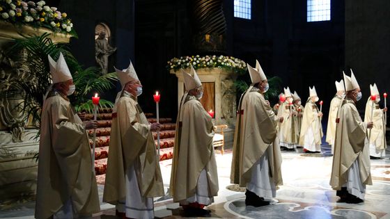 Célébration de Pâques, le 3 avril 2021 à la Basilique Saint-Pierre du Vatican. ©AFP - REMO CASILLI