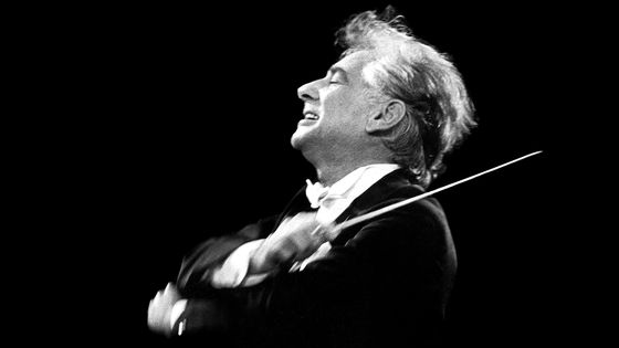 Leonard Bernstein, compositeur, chef d'orchestre et pianiste, passeur musical (Lawrence (Massachusetts), 25 août 1918 – New York, 14 octobre 1990) - Photo by Clive Barda / Deutsche Grammophon