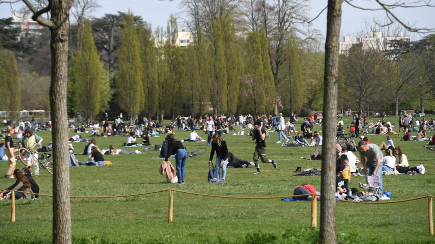 Le parc de la Tête d'Or, à Lyon, pris d'assaut lors du lundi de Pâques