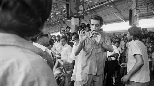 Épisode 2 : Satyajit Ray : "J'ai appris la technique du cinéma en regardant les films des autres, surtout des films américains"