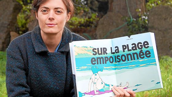 Inès Léraud (Les Algues vertes, Delcourt / La Revue Dessinée) fait partie des journalistes qui subissent, en Bretagne, des pressions permanentes ©Maxppp - Julien Boitel
