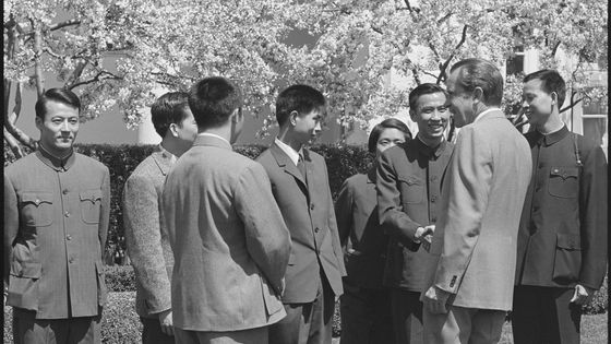 En avril 1972, le président Nixon recevait à la Maison blanche l'équipe nationale chinoise de ping-pong ©Getty - U S News & World Report Collection/Warren K Leffler/PhotoQuest