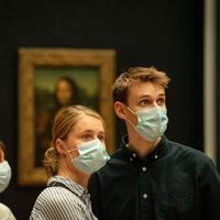 Lors de sa dernière allocution, Emmanuel Macron mise sur une réouverture de certains lieux culturels dès la mi-mai mais c'était sans compter sur un problème de calendrier