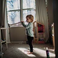 Profiter de ce nouveau confinement et de la fermeture des écoles pour apprendre la musique à vos enfants. Mais comment accompagner son enfant à la pratique musicale ?,