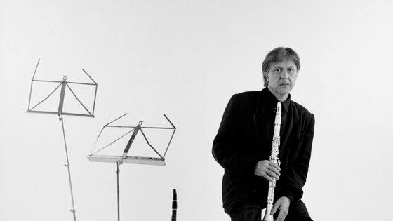 Michel Portal, compositeur et musicien, le 16 juin 1990 à Paris, France. ©Getty - Auteur : Photo by Raphaël GAILLARDE/Gamma-Rapho