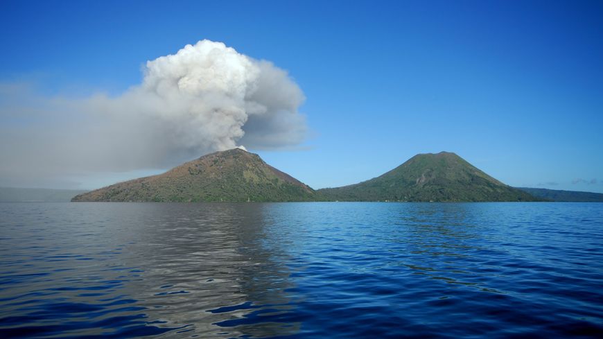 Il y a environ 40 000 ans Homo Sapiens colonise l'Australie, Guinée, les Iles Salomon ou Bismark ou ici la Papouasie-Nouvelle Guinée.