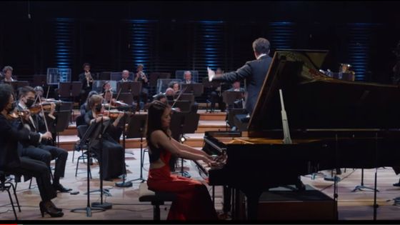 "Le feu sous la glace" : le concert streaming de l'Orchestre national d'Île-de-France dirigé par Case Scaglione avec Yeol Eum Son, à la Philharmonie de Paris - ONDIF / Guillaume Klein