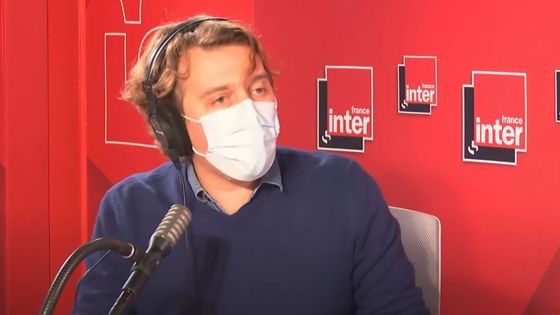 Alex Vizorek en studio ©Radio France