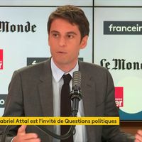 Gabriel Attal dans Questions Politiques le 25 avril 2021