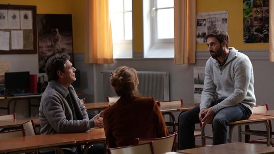 Guillaume Labbé, et Marc Lavoine dans la série "L'Ecole de la vie" de Gaëlle Thomas et Soiliho Bodin diffusée sur France 2. - Charlotte SChousboe - Banijay Studios / Fictions air / FTV