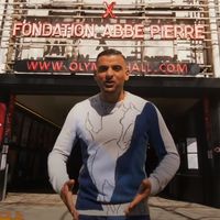 Fianso présente Rentre dans le Cercle - Capture d'écran de la vidéo Rentre dans le Cercle : Hors-série - Fondation Abbé Pierre (Tony Asken/Fianso)