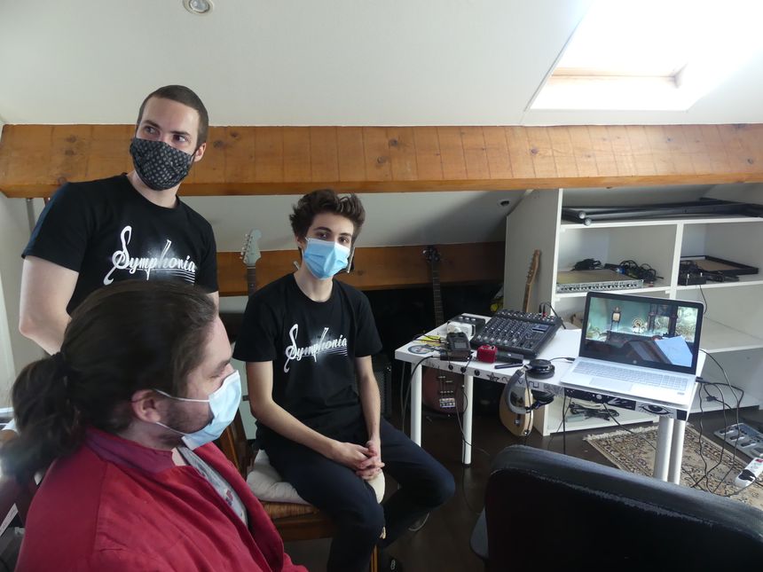 Guillaume Gille, Olivier Esman et Simon Larguier, anciens étudiants de l'Isart Digital, font partie des 13 développeurs de Symphonia.
