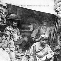 Soldats Français dans des tranchées. 1914.