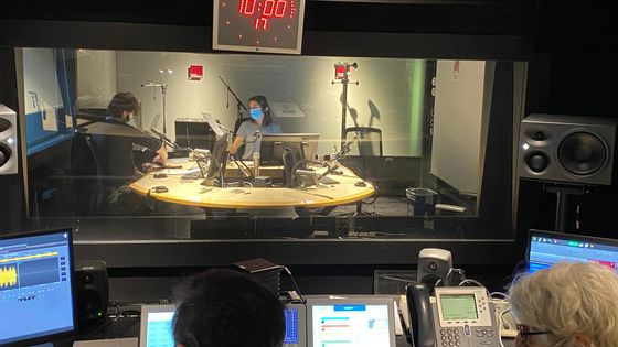 Toute l'équipe prend plaisir à diffuser vos suggestions musicales chaque samedi ! © Élise Lejeune