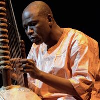 Le musicien malien, joueur de kora Ballaké Sissoko en concert live à la 'Cite de la Musique' le 9 septembre 2015, à Paris