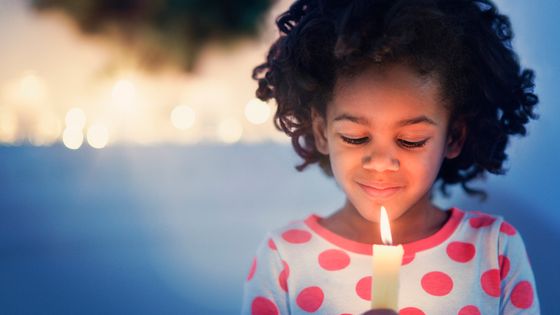 Comment parler de religion et de spiritualité aux enfants ? ©Getty - JGI/Tom Grill