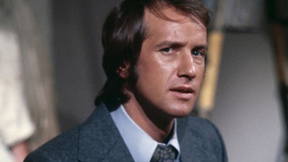 Yves Rénier dans le rôle du "Commissaire Moulin", ici en 1975 ©AFP - Jean Pierre Leteuil / Ina
