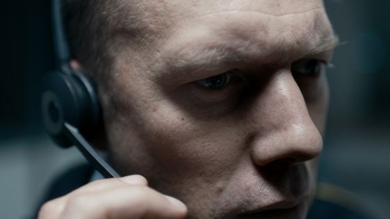 On ne voit que lui, pendant tout le film. Jakob Cedergren crève l'écran en policier tourmenté. - 2017 Nordisk Film Production AS