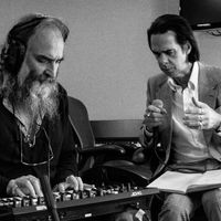 Nick Cave et Warren Ellis reviennent avec "Carnage", un album enregistré en plein confinement. (Label : Awal Recordings Ltd).