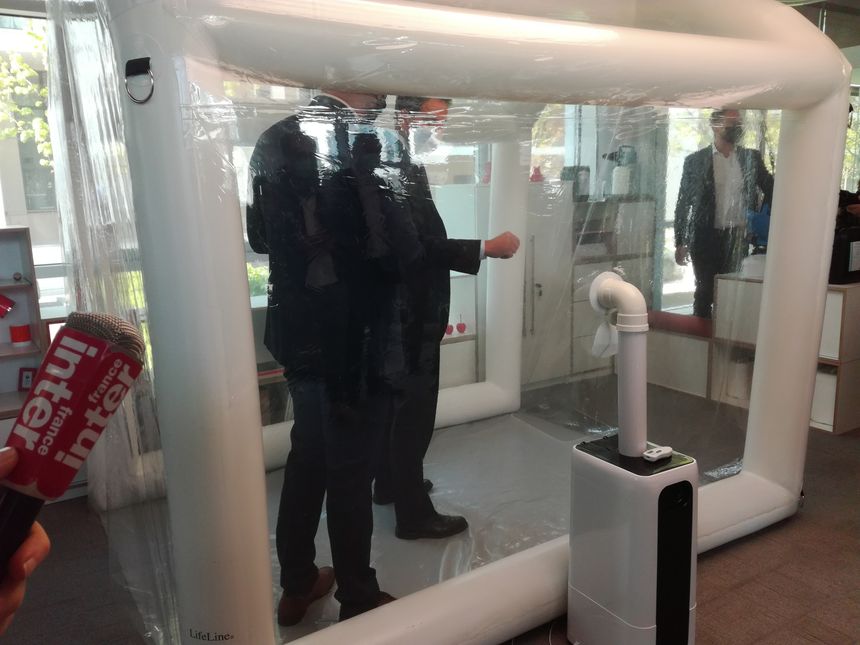 Ce tunnel gonflable coûte environ 2 500 euros à l'achat.