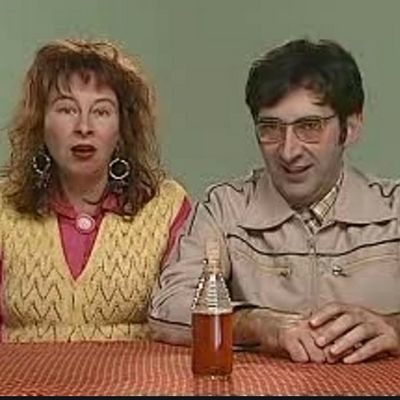 Yolande Moreau et François Morel dans Le gibolin professionnel-Les Deschiens (capture d'écran)