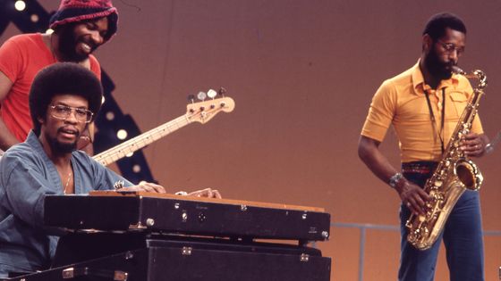 Herbie Hancock (clavier), Paul Jackson (basse), Bennie Maupin (saxophone) concert pour l'album Head Hunters le 28 septembre 1974 ©Getty - Photo by Soul Train via Getty Images