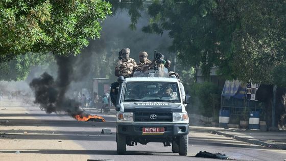 Répression hier à N’Djaména et à Moundou (Sud) des manifestations opposées au nouveau Conseil militaire de transition installé au pouvoir après la mort d’Idriss Déby : au moins 5 morts. ©AFP - Issouf SANOGO / AFP