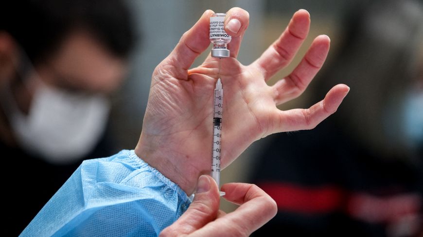 Les personnes concernées vont recevoir les vaccins Pfizer ou Moderna.