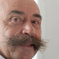 Portrait du sociologue Jean-Claude auteur de “C’est fatiguant, la liberté…” (L’Observatoire).