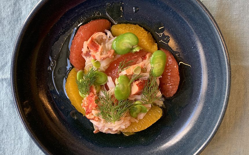 Salade d’agrumes, févettes et chair de homard