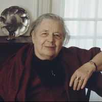 Marguerite Yourcenar chez elle à Northeast Harbor dans le Maine aux Etats-Unis