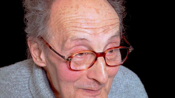 Le philosophe français Andre Gorz en 1998 ©Maxppp - DANIEL MORDZINSKI