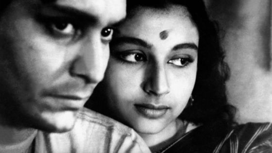 Photographie extraite de "La Trilogie d'Apu", troisième opus de la trilogie "Apur Sansar" (1959) du cinéaste Satyjiat Ray. - Films sans Frontières (www.films-sans-frontieres.fr/trilogiedapu/presse/)