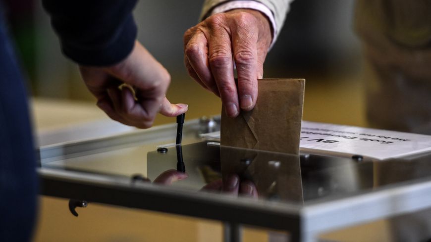 Les élections départementales et régionales sont prévues les 20 et 27 juin.