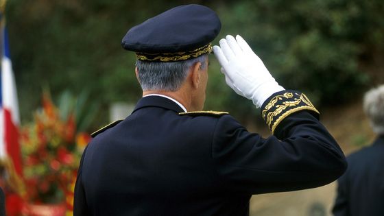 Le préfet de Loire-Atlantique lors d'une cérémonie à Nantes en 1997 ©Getty - Alain LE BOT