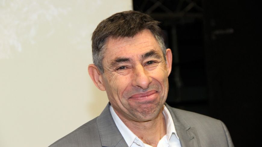 François Sarano en 2011. docteur en océanographie, plongeur professionnel, ancien directeur de recherche du Programme Deep Ocean Odyssey, chef d'expédition et ancien conseiller scientifique du Commandant Cousteau