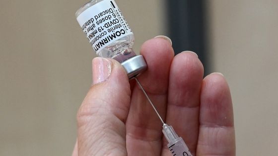 Préparation d'une injection de vaccin contre la Covid-19 ©AFP - Pascal Guyot